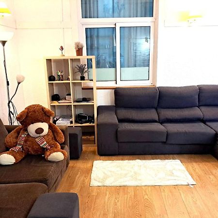 ברצלונה Habitacion Para Grupos Y Familias Hasta 8 מראה חיצוני תמונה