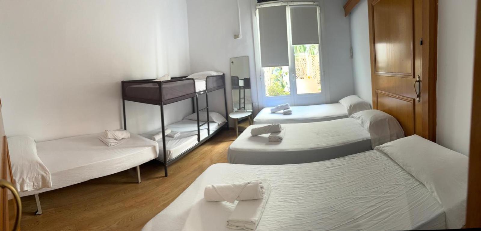 ברצלונה Habitacion Para Grupos Y Familias Hasta 8 מראה חיצוני תמונה